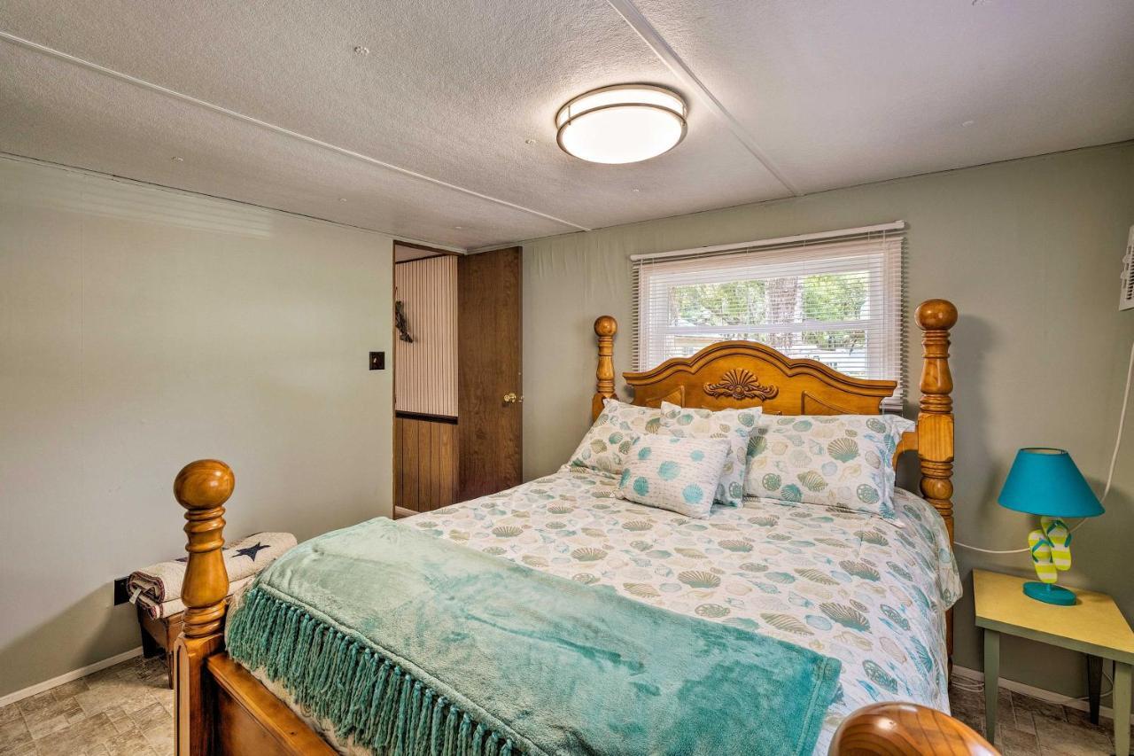 Cabin With Fire Pit, Walk To Steinhatchee River! Exterior photo